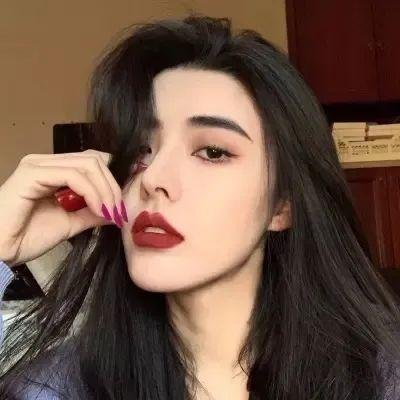 不愿恋爱的雀斑小姐